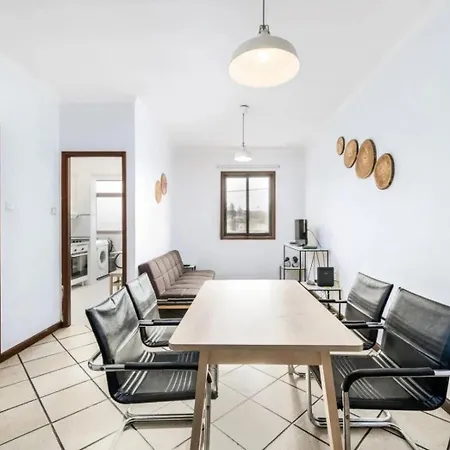 Beautiful 3 Bedrooms וילה נובה דה גאיה
