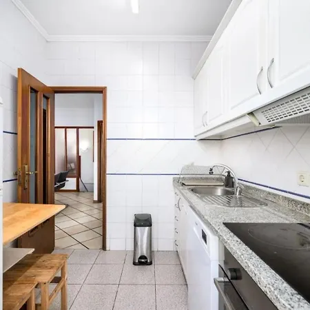 Beautiful 3 Bedrooms דירה *