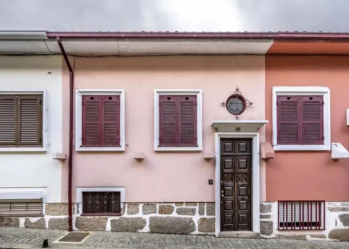 Beautiful 3 Bedrooms Apartment *